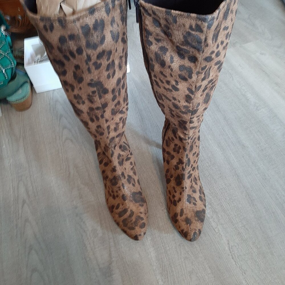 LEOPARD BOOTS,SIDE ZIPPER SIZE 10 MEDIUM
